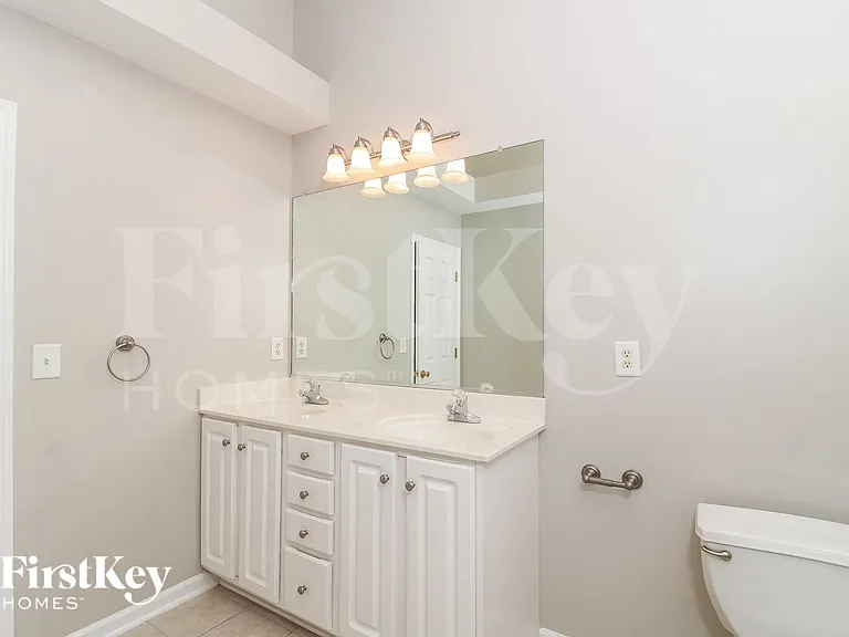 6590 Lake Dale Way — Photo 9
