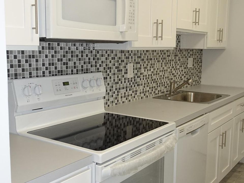 1st image of 7600 Roosevelt Blvd APT 702