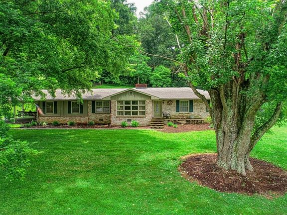 2nd image of 307 W Hills Dr