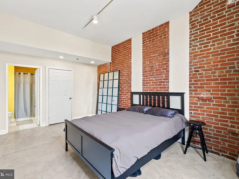 315 New St #517 — Photo 14