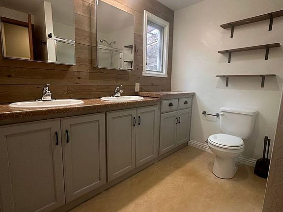 3rd image of 1601 Woodsdale Ave