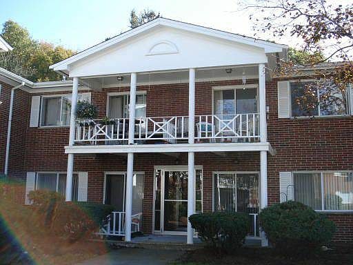 1st image of 49 Bayberry Dr APT 1