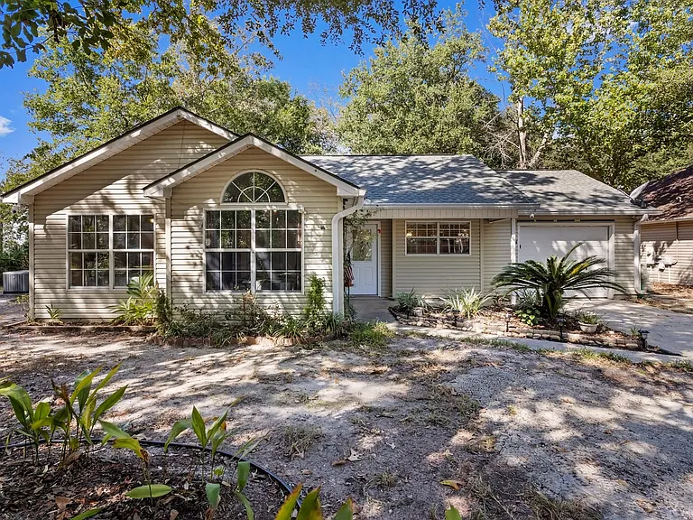1705 Seagull Ave — Photo 3