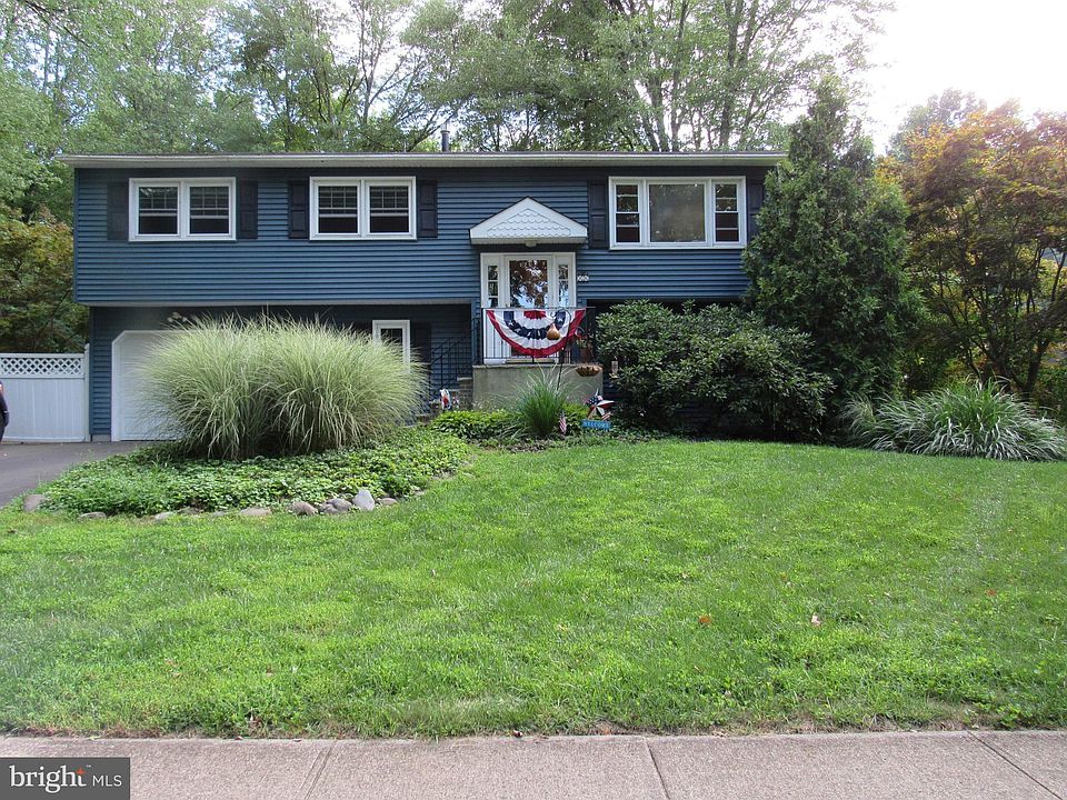 1st image of 25 Lake Dr