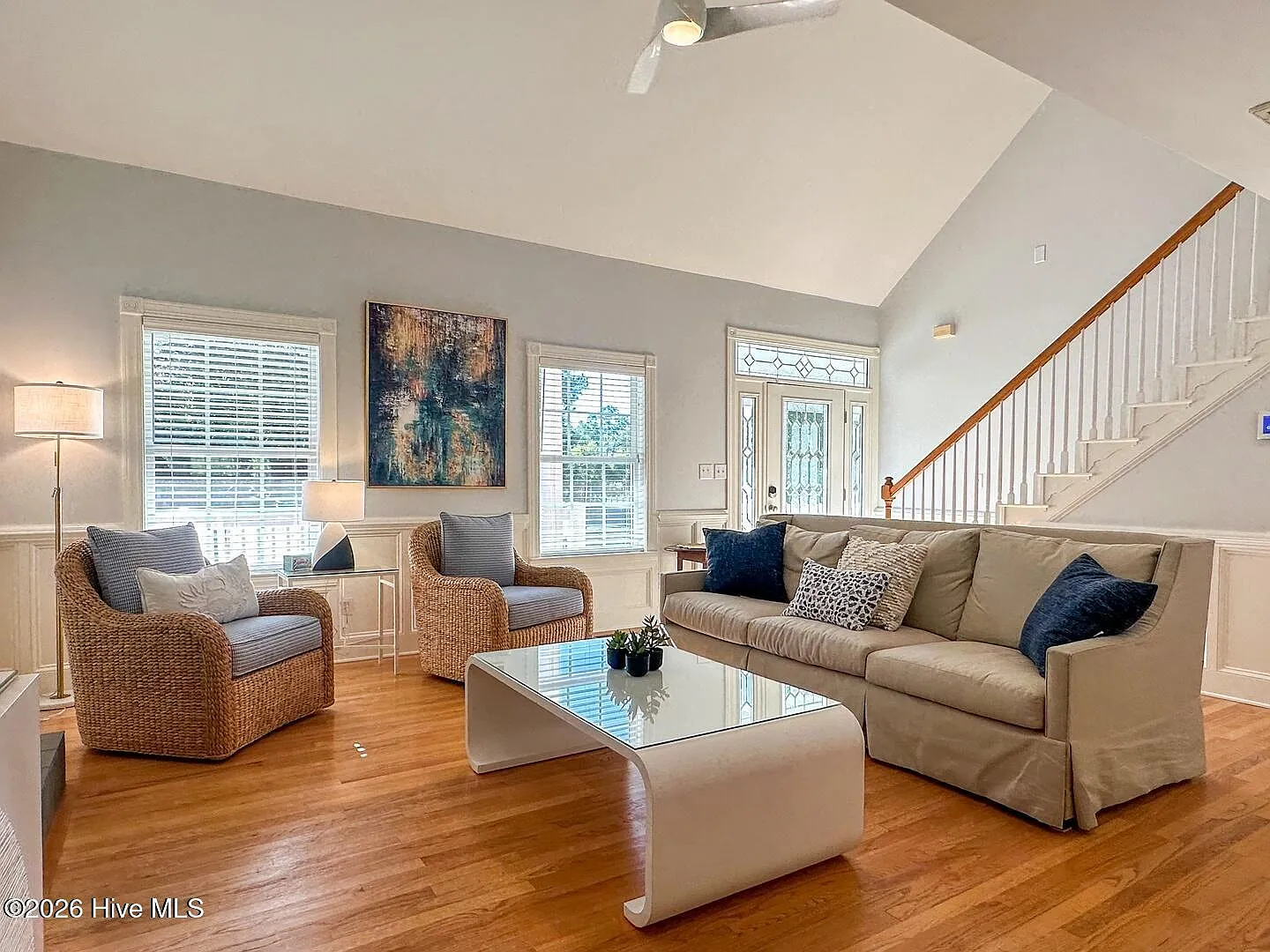 3 bed, 2.5 bath, 2200 sqft, $2,500 — Photo 3