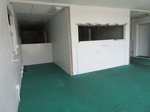 5th image of 419 W Market St