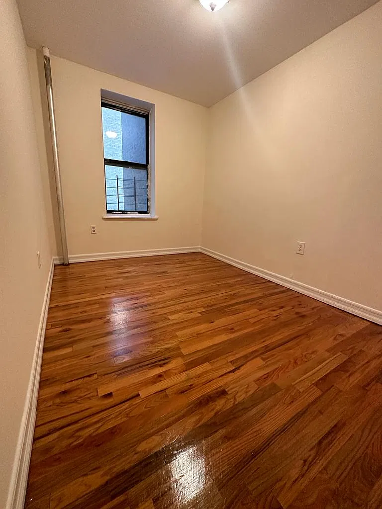 2 bed, 869 sqft, $2,518 — Photo 3