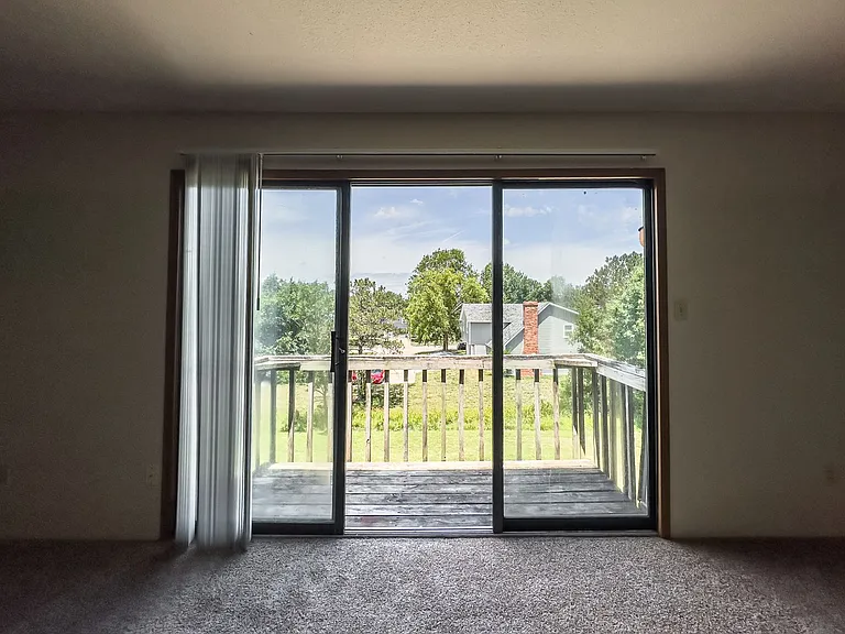 1915 Waverly Ct — Photo 18