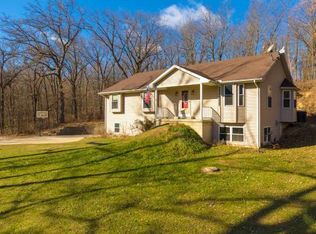 928 Persimmon Rd, Charleston, IL 61920