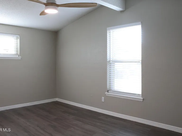 6704 La Cadena Dr — Photo 22