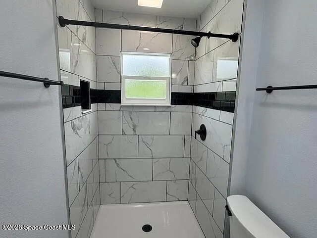 2137 Canterbury Ln — Photo 15