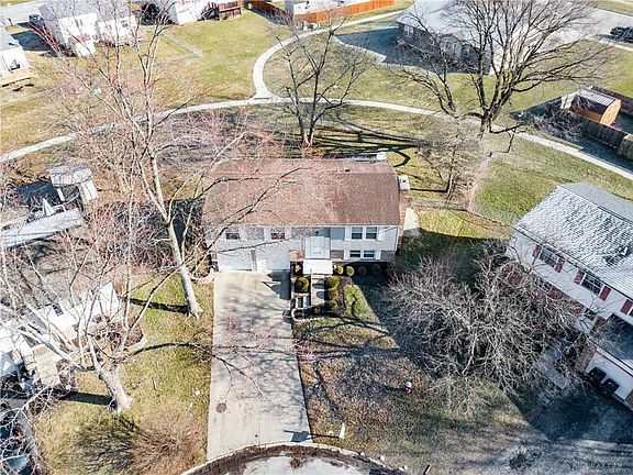2nd image of 109 Waldwick Farm Cir
