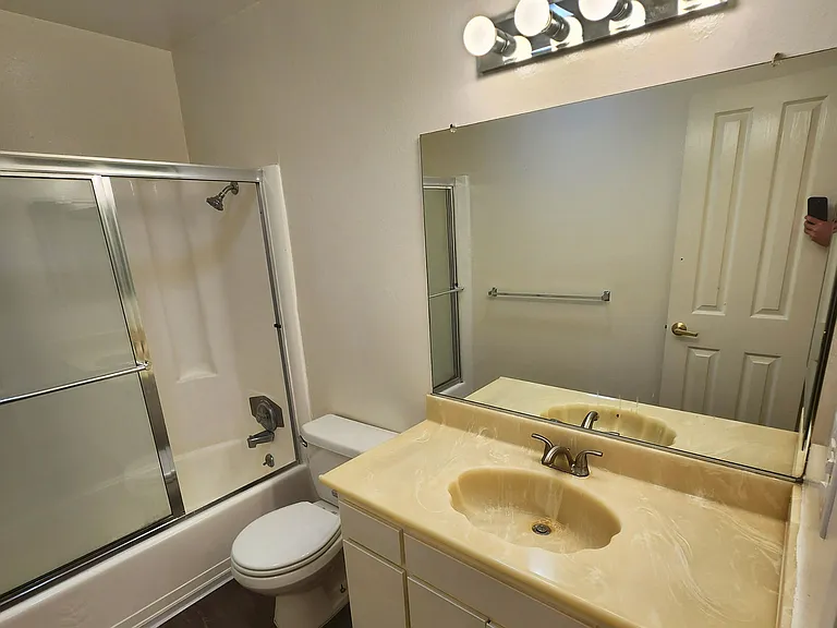 Hillside Terrace Apartments — Photo 11