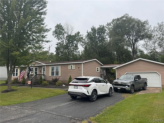 4th image of 202 Carmel Dr