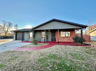 902 N 13th Pl, Rogers, AR 72756