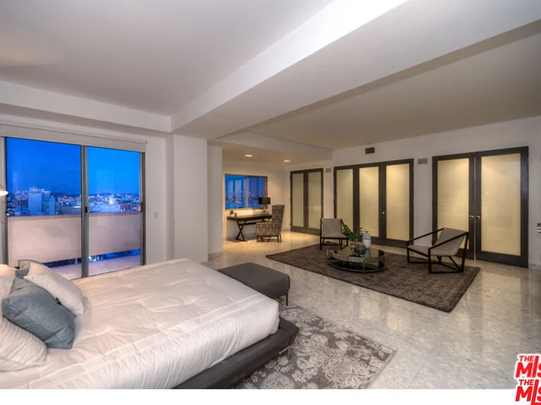 7250 Franklin Ave #1207 — Photo 22