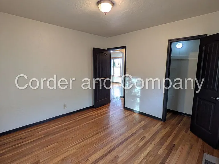 302 Valencia Dr NE — Photo 14