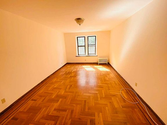 2nd image of 124 Parrott Pl #1C