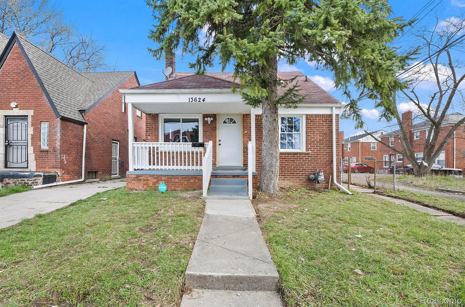 13624 Thornton St photo 1