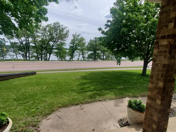 1966 Shoreline Blvd, Shakopee, MN 55379