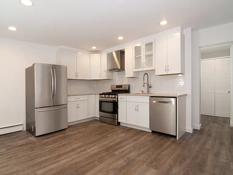 44 Ridge St #1 — Photo 2
