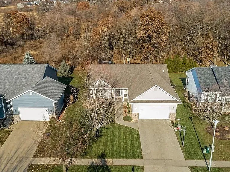 1020 Capri Dr NE — Photo 6