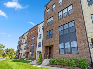 22363 Roanoke Rise Ter, Ashburn, VA 20148