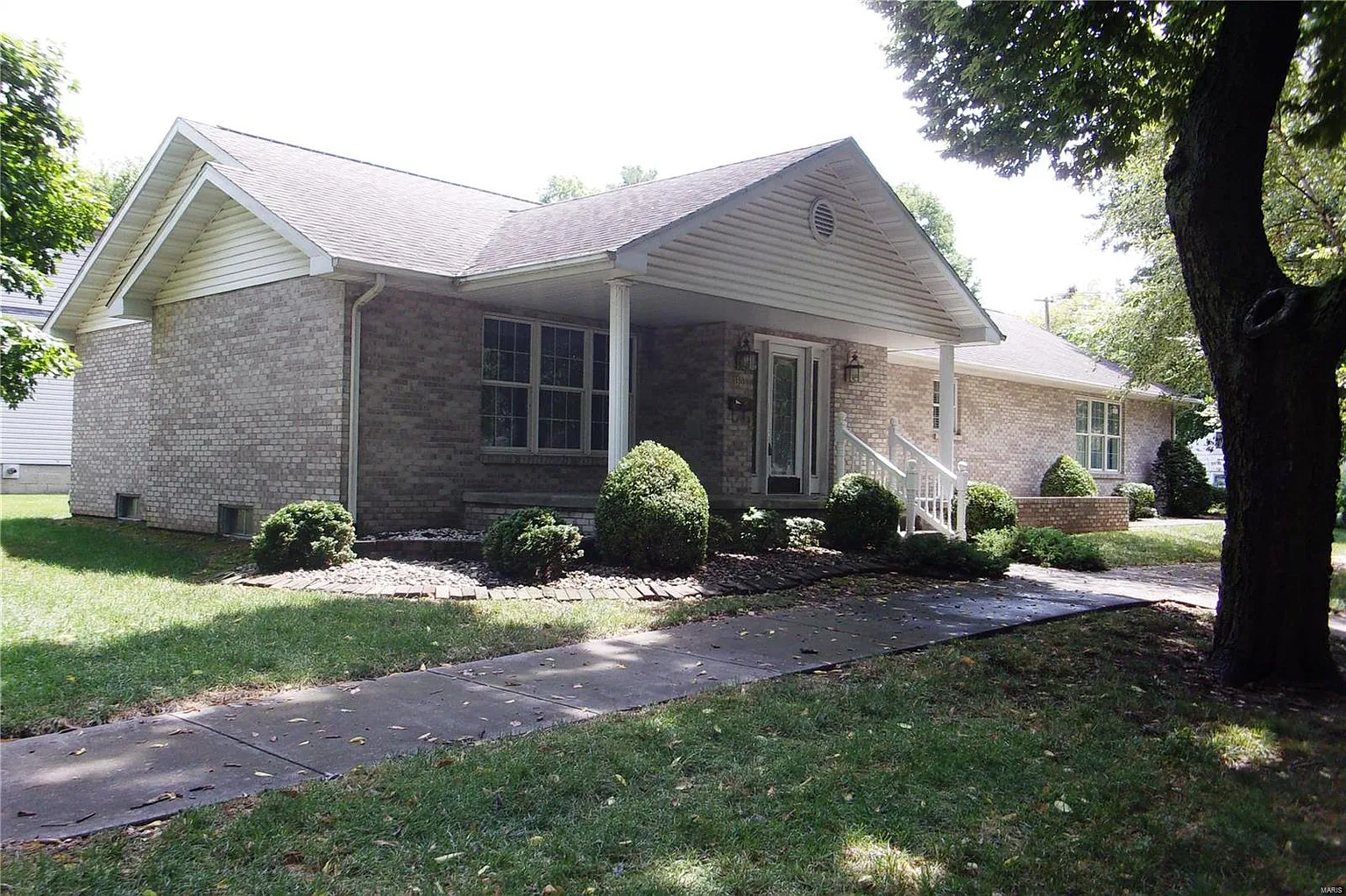 1305 Laurel St photo 1