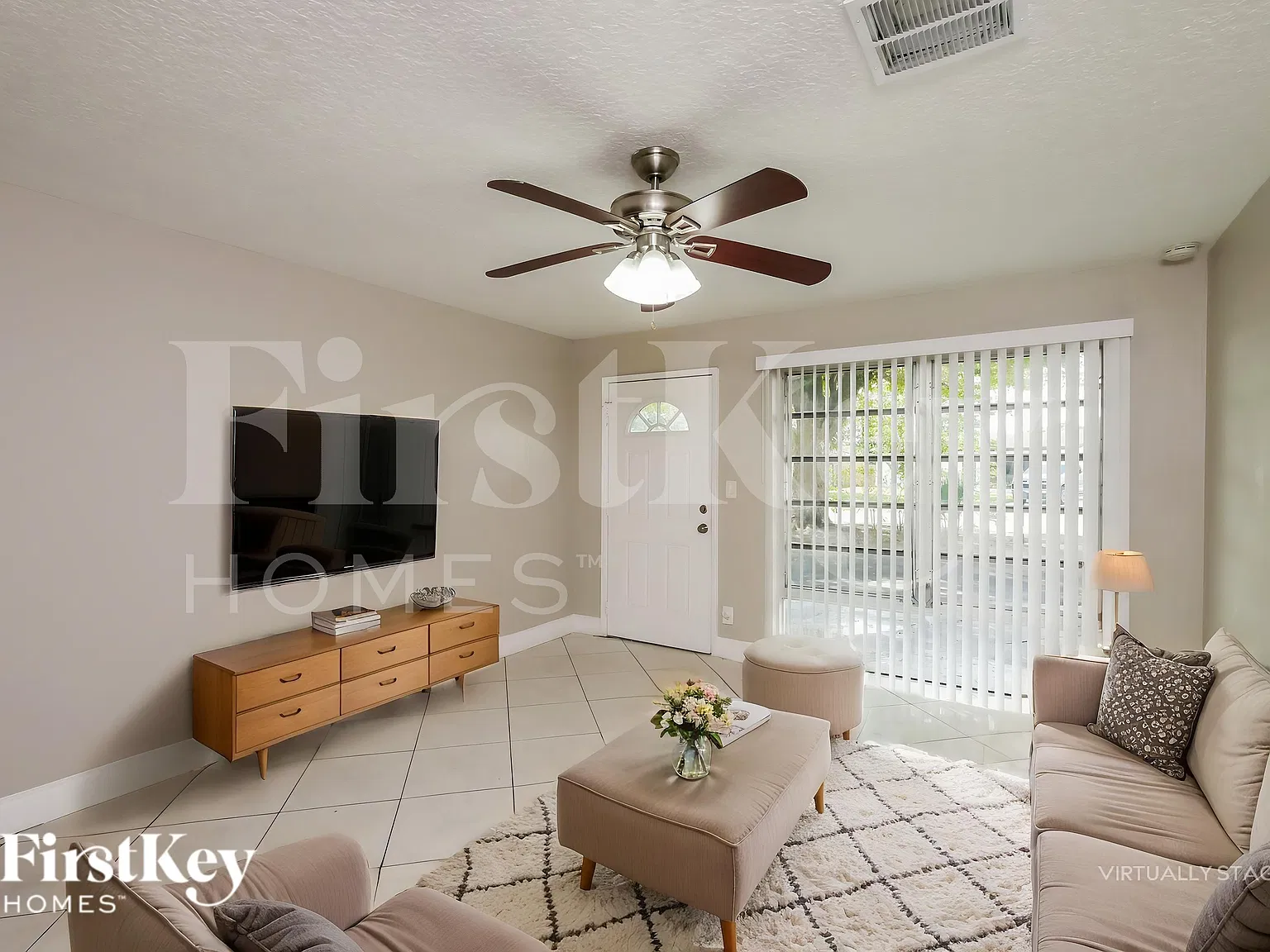 3 bed, 2.0 bath, 1176 sqft, $2,850 — Photo 4