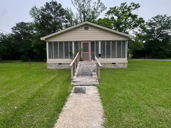 407 Martin Luther King Dr, Smackover, AR 71762