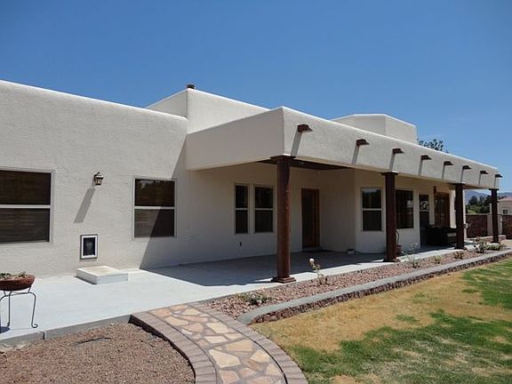 3rd image of 705 Woodfield Dr