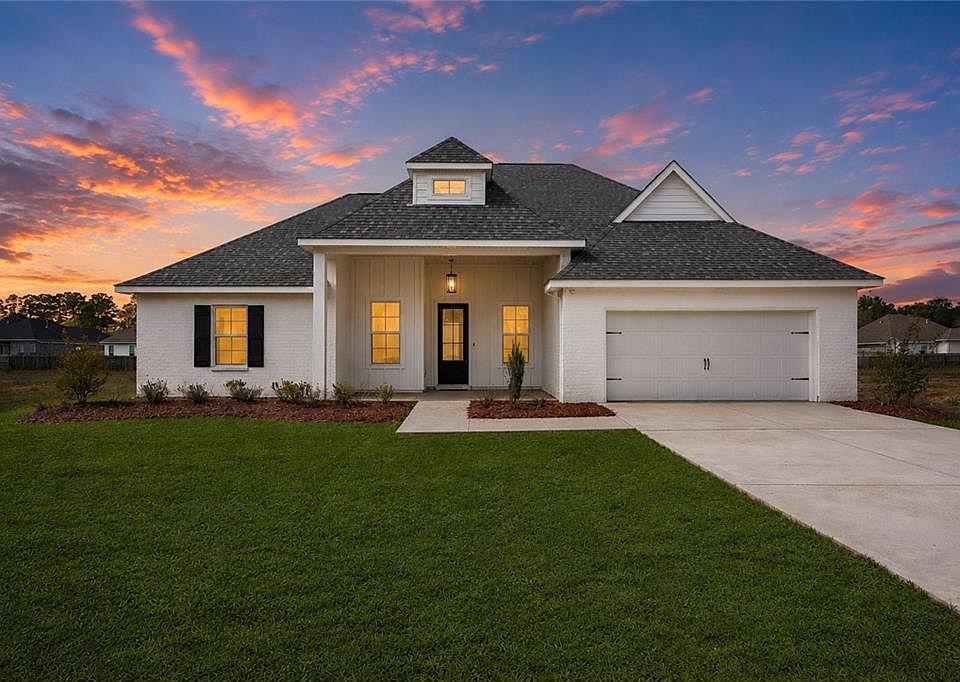 1st image of 72629 Robindale Dr