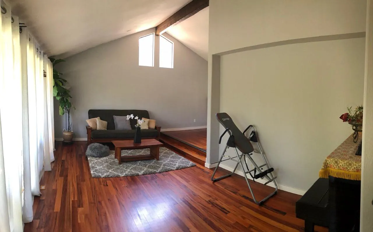 3 bed, 2.5 bath, 2008 sqft, $4,500 — Photo 3