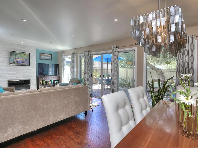 2063 Village Ln — Photo 7