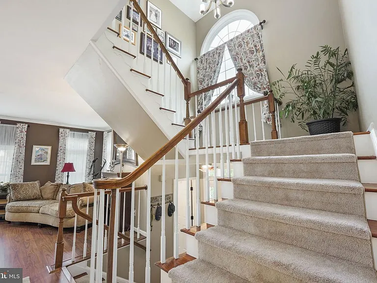 6624 Thurlton Dr — Photo 17