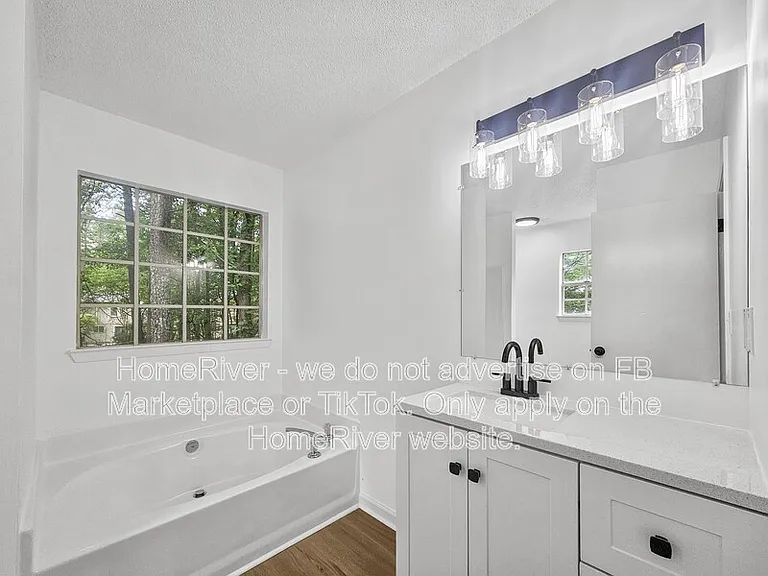 5486 Fox Valley Ln — Photo 9