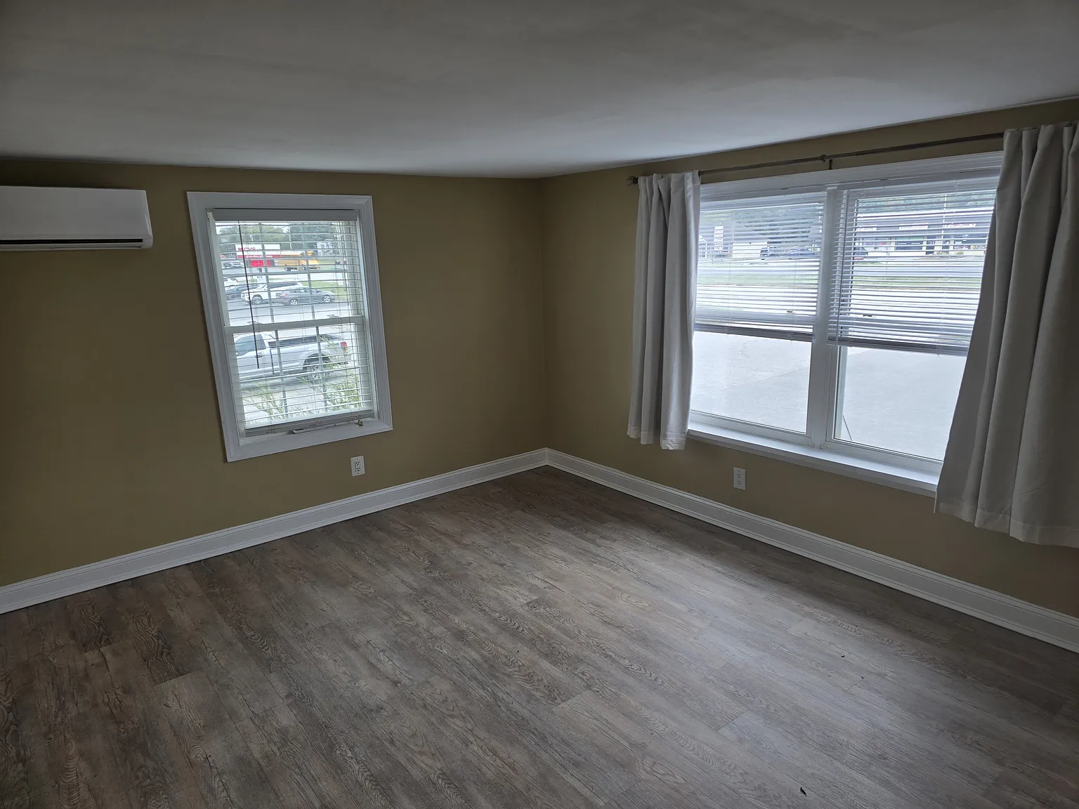 1 bed, 600 sqft, $1,300 — Photo 3