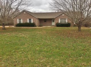14 Country Lake Dr, Perryville, MO 63775