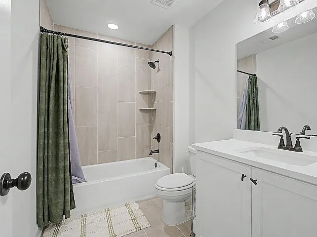 Full Spare Bathroom #1