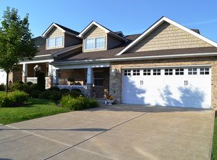 406 Chestnut Ln, Vandergrift, PA 15690