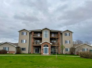 2706 Triple Crown Ln Unit 1, Iowa City, IA