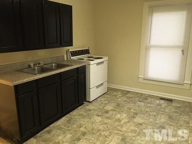 2nd image of 706 Maple Ave APT 1