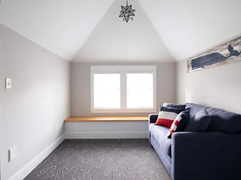 Building's Lounge