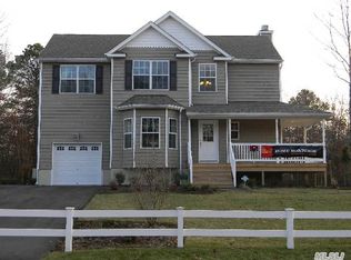 3 Kamoy Dr, Ridge, NY 11961