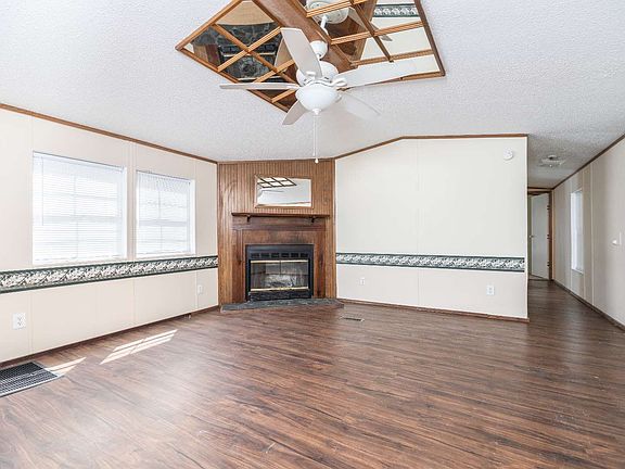 3rd image of 292 SE Beadie Dr