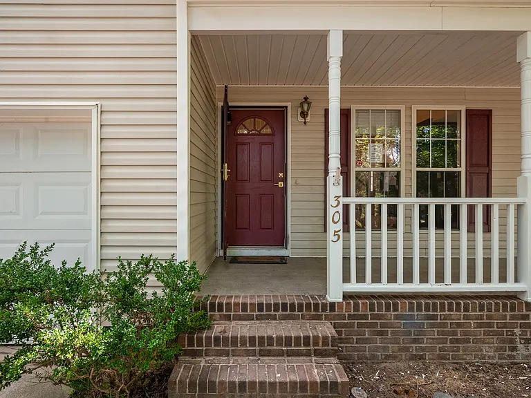305 Dearing Dr — Photo 8