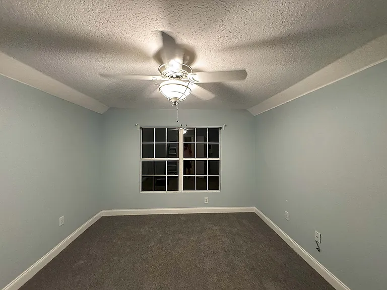 4500 Fairview Ave — Photo 9