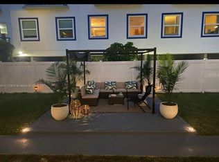1135 101st St APT 5, Miami Beach, FL 33154