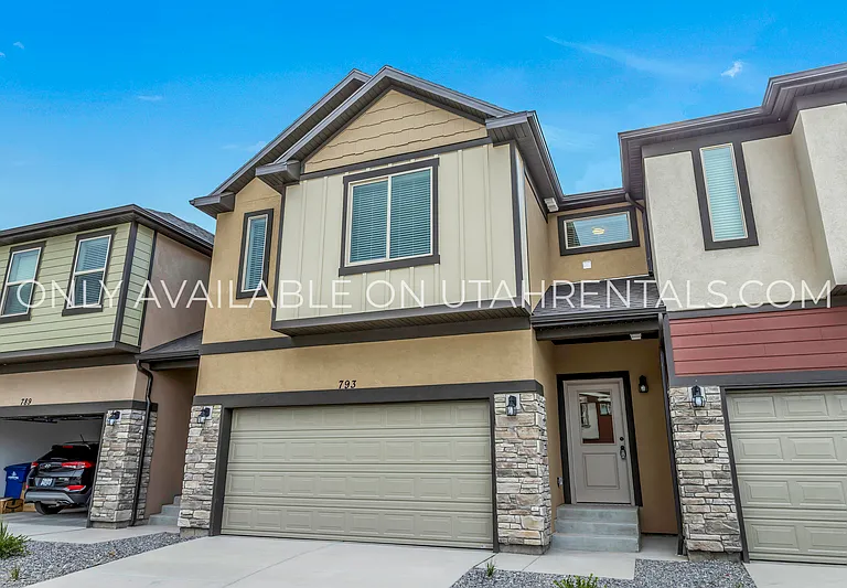 793 N 2560 E — Photo 1