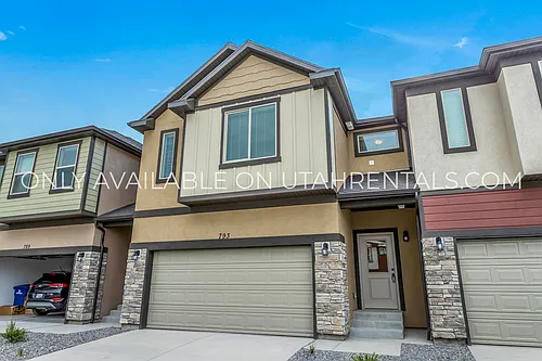 793 N 2560 E Photo 1